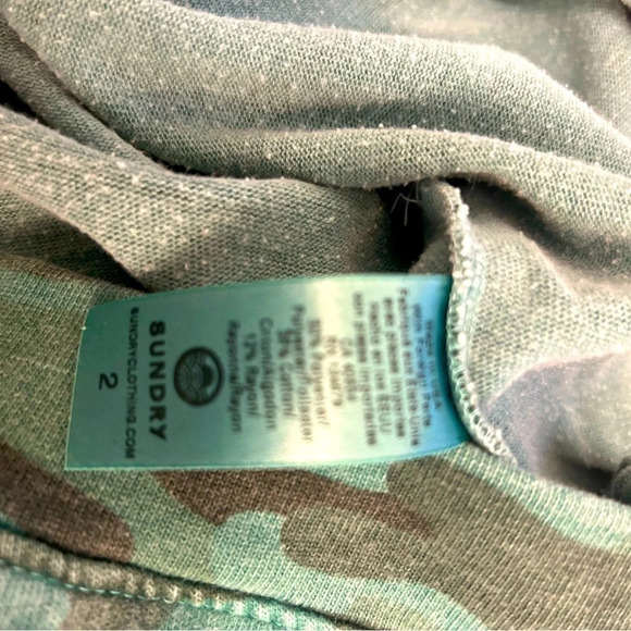 Sundry medium  camo sweatshirt - Picture 4 of 6